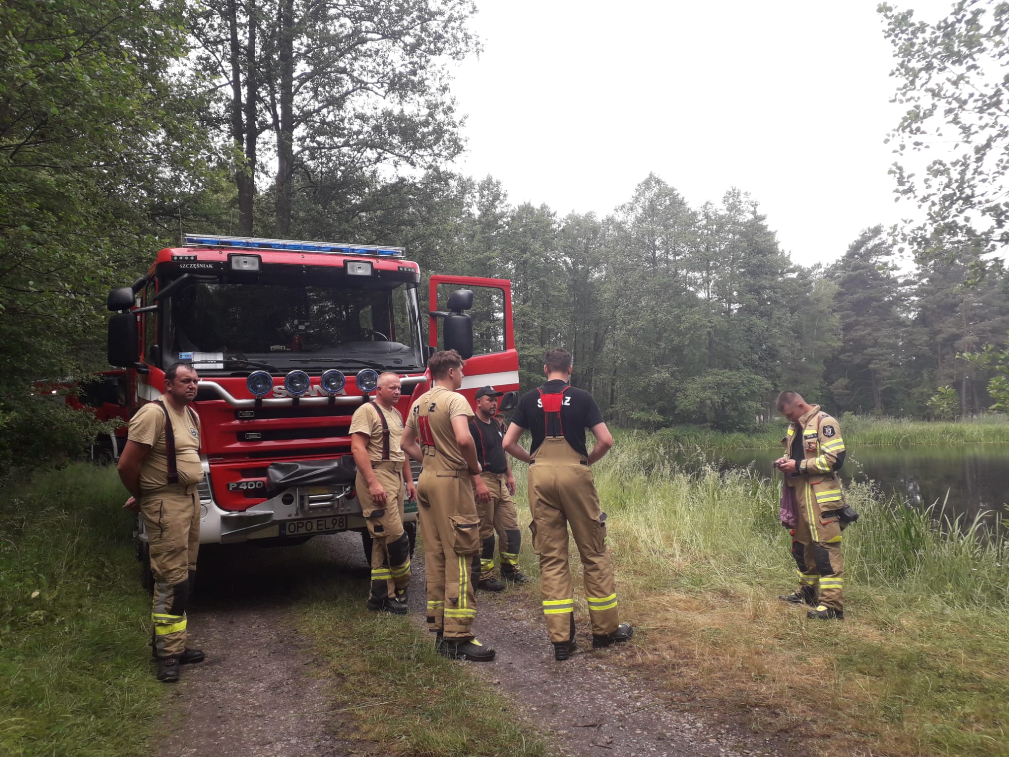 Strażacy ochotnicy ćwiczyli gaszenie pożaru w lesie